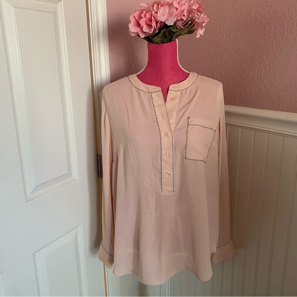 Lane Bryant Nude/Blush V-neck Long Sleeved Blouse, size 14/16, black accent - Picture 1 of 8